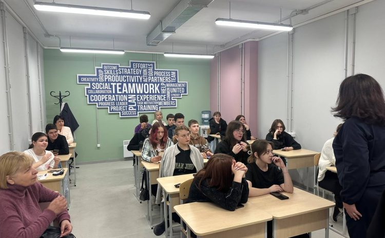  Кафедра статистики, обліку та аудиту ХНУ імені В.Н. Каразіна провела профорієнтаційну зустріч у підземній школі!